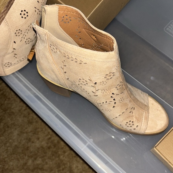 Open toe heel bootie - Picture 3 of 3